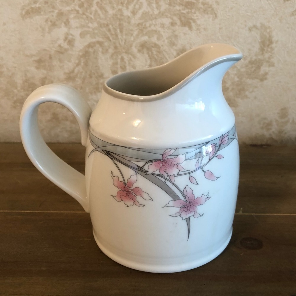 Royal Doulton fresh flowers creamer